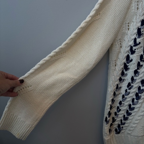 Knitted and Knotted XL Sweater cable knit ribboned - Picture 5 of 13